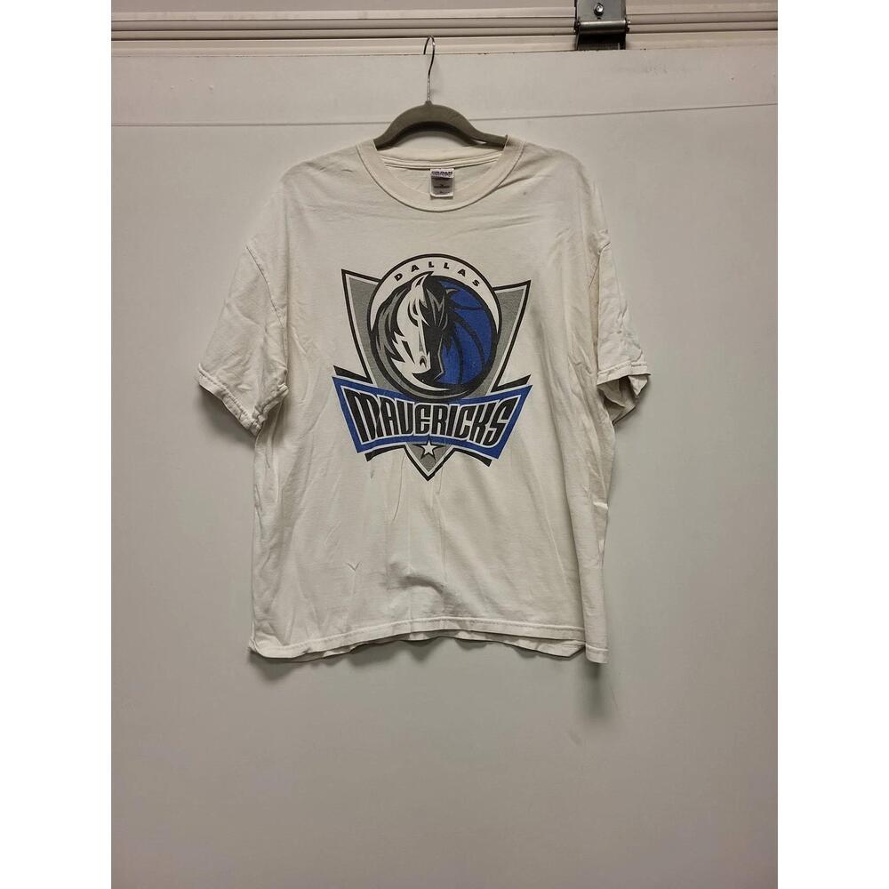 Gildan Dallas Mavericks T-Shirt   Basketball Graphic Tee Mens
